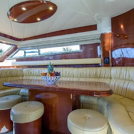 Botel Barca Divina *